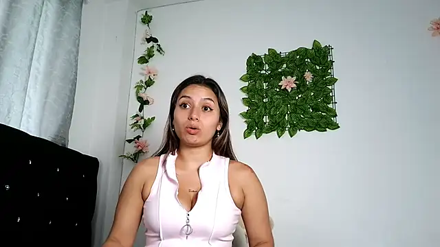 Snapshot of abella-lemus chatting on February 20, 2026, 3:01 pm abella-lemus online show from February 20, 2026, 3:01 pm