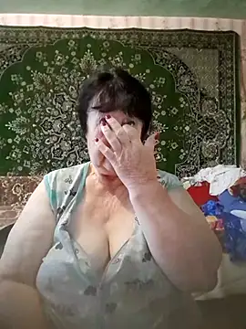 CrystalLime6411 online show from September 24, 2025, 5:55 am