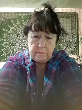 CrystalLime6411 online show from October 7, 2025, 4:42 am