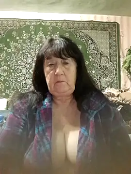 CrystalLime6411 online show from October 7, 2025, 4:48 pm