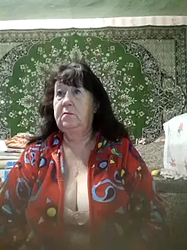 CrystalLime6411 online show from November 16, 2025, 5:02 am