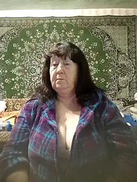 CrystalLime6411 online show from November 26, 2025, 2:51 pm