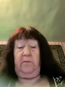 CrystalLime6411 online show from April 5, 2026, 2:58 pm