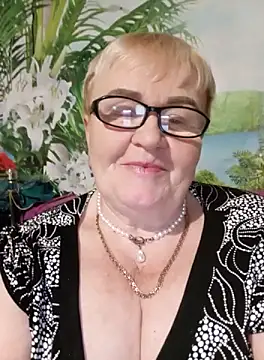 VioletSweet5566 online show from September 22, 2025, 6:32 pm