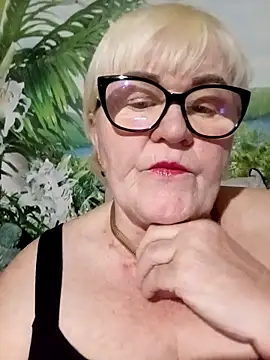 VioletSweet5566 online show from May 12, 2026, 7:22 pm