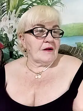 VioletSweet5566 online show from May 22, 2026, 2:33 pm