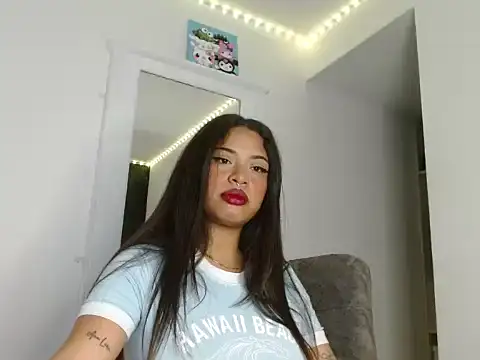 reina reina online show from September 23, 2025, 1:08 am