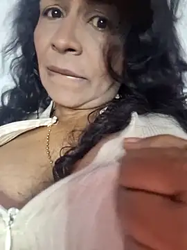 Snapshot of floresblancas chatting on November 1, 2025, 10:39 am floresblancas online show from November 1, 2025, 10:39 am