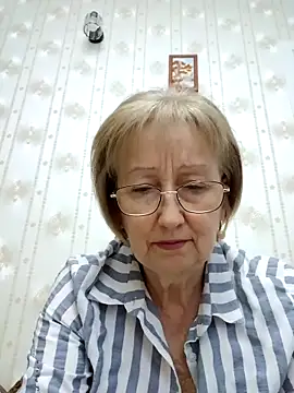 AlikaSwan5821 online show from November 8, 2025, 2:06 pm