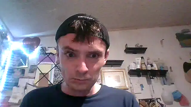 RichardW online show from December 15, 2025, 9:08 pm