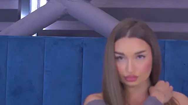 MillaSerene online show from September 26, 2025, 6:50 am