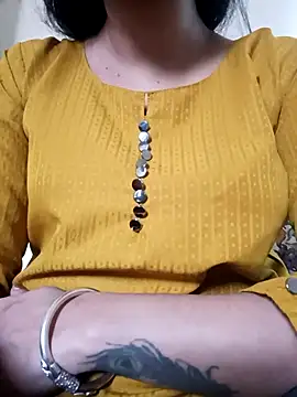 Snapshot of lovelysona11 chatting on December 1, 2025, 7:24 am lovelysona11 online show from December 1, 2025, 7:24 am