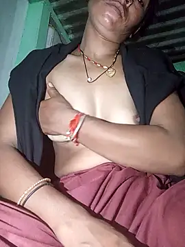 Snapshot of MISS_LOVE_001 chatting on September 28, 2025, 5:51 pm MISS LOVE 001 online show from September 28, 2025, 5:51 pm