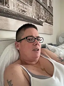 voluptuous-minx online show from December 17, 2025, 9:59 am