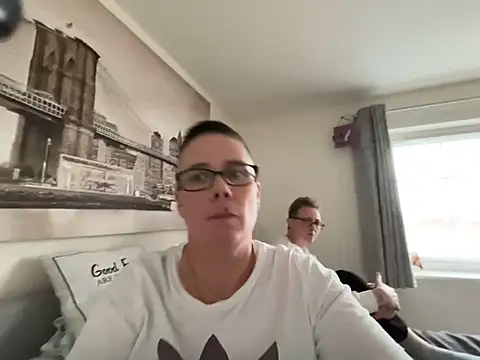 voluptuous-minx online show from February 15, 2026, 3:31 pm