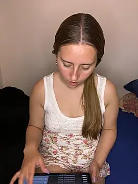 Cutie blondie online show from September 20, 2025, 5:58 pm