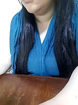 Snapshot of Madam-bezoul- chatting on September 27, 2025, 7:13 am Madam-bezoul- online show from September 27, 2025, 7:13 am