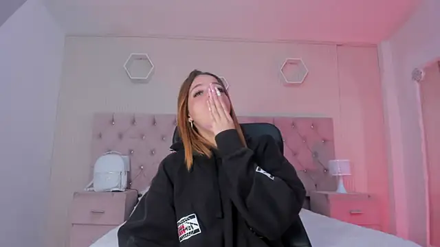 MadisonSky  online show from November 21, 2025, 12:48 pm