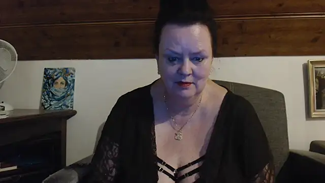 TiffanyMature online show from April 5, 2026, 8:17 pm