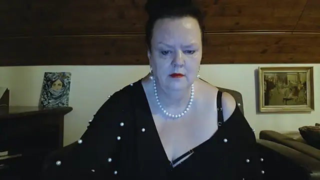 Snapshot of TiffanyMature chatting on May 3, 2026, 8:15 pm TiffanyMature online show from May 3, 2026, 8:15 pm