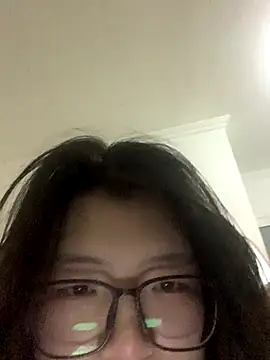 Snapshot of SSlady521 chatting on October 6, 2025, 4:59 pm SSlady521 online show from October 6, 2025, 4:59 pm