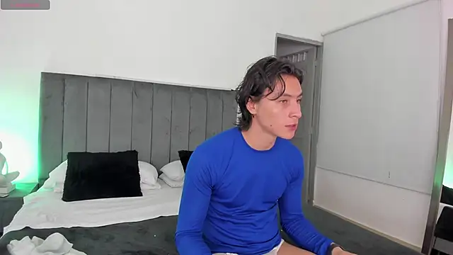 Snapshot of AlexanderHall chatting on September 21, 2025, 7:37 pm AlexanderHall online show from September 21, 2025, 7:37 pm