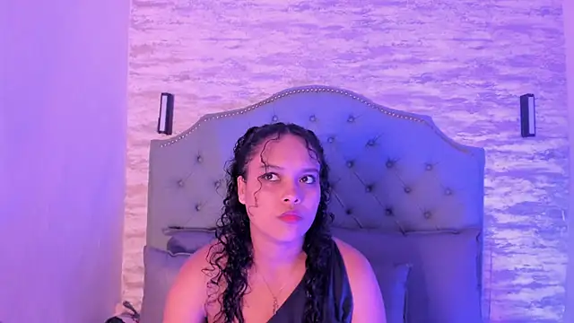 ValeriaJulio  online show from September 23, 2025, 11:35 am