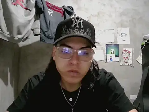Snapshot of dirty_model chatting on April 19, 2026, 8:13 am dirty model online show from April 19, 2026, 8:13 am
