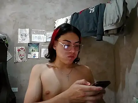 Snapshot of dirty_model chatting on April 21, 2026, 6:01 pm dirty model online show from April 21, 2026, 6:01 pm