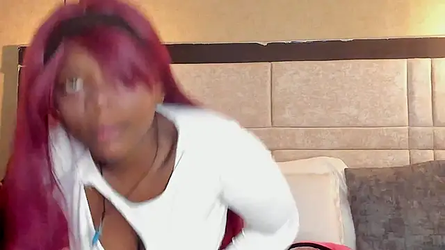 OliviaGarciaa online show from November 18, 2025, 7:51 pm