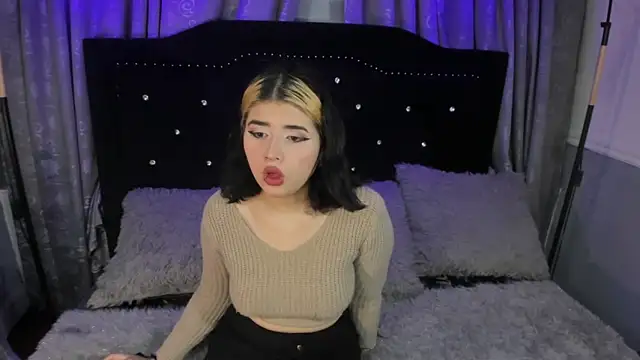 dafnelee online show from September 9, 2025, 10:26 am