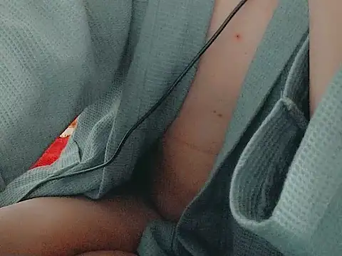 Snapshot of YEUTHUONGNHAU chatting on December 19, 2025, 6:37 pm YEUTHUONGNHAU online show from December 19, 2025, 6:37 pm