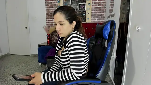 Jessica ly90 online show from October 31, 2025, 1:23 pm