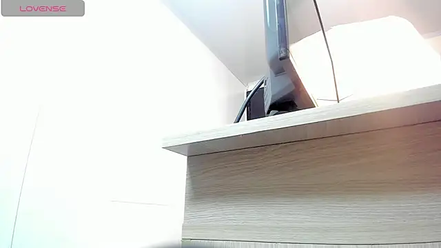 MELISSAROUGE online show from April 8, 2026, 7:36 pm