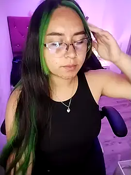 Snapshot of SashaGrey__ chatting on October 8, 2025, 1:53 pm SashaGrey online show from October 8, 2025, 1:53 pm