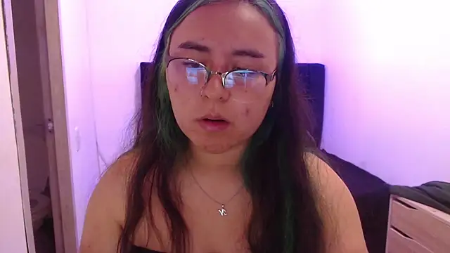 Snapshot of SashaGrey__ chatting on October 25, 2025, 3:40 pm SashaGrey online show from October 25, 2025, 3:40 pm