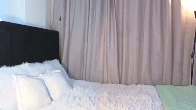 LunaVelvet777 online show from February 18, 2026, 3:30 pm