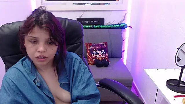 Snapshot of minnie_cake chatting on October 7, 2025, 8:28 pm minnie cake online show from October 7, 2025, 8:28 pm