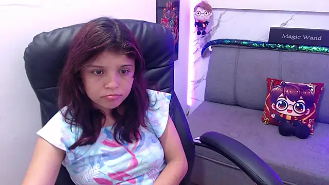 Snapshot of minnie_cake chatting on October 19, 2025, 9:26 pm minnie cake online show from October 19, 2025, 9:26 pm