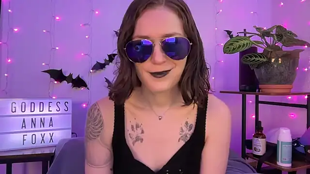 mistressannafoxx online show from November 17, 2025, 6:24 pm