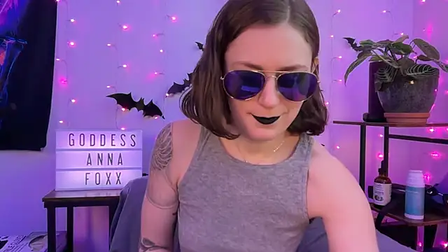 mistressannafoxx online show from November 18, 2025, 10:14 pm