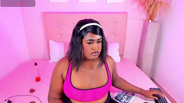 Snapshot of _EvaRouse chatting on September 25, 2025, 4:00 pm EvaRouse online show from September 25, 2025, 4:00 pm