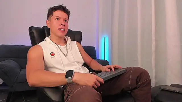 Snapshot of nathan_blake chatting on September 22, 2025, 8:55 pm nathan blake online show from September 22, 2025, 8:55 pm