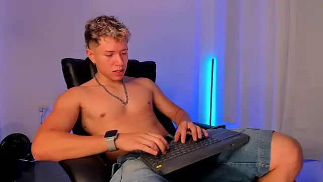 Snapshot of nathan_blake chatting on October 11, 2025, 5:00 pm nathan blake online show from October 11, 2025, 5:00 pm