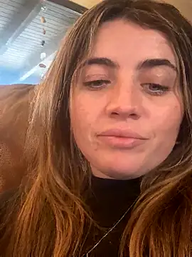 Snapshot of M1l3yD3w chatting on November 15, 2025, 11:10 pm M1l3yD3w online show from November 15, 2025, 11:10 pm