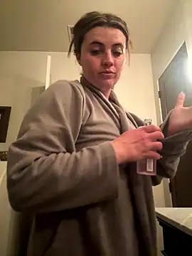 Snapshot of M1l3yD3w chatting on January 12, 2026, 2:06 am M1l3yD3w online show from January 12, 2026, 2:06 am