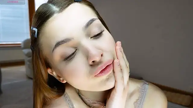 Eva Zill online show from April 4, 2026, 9:07 am