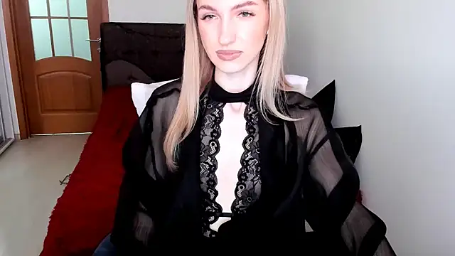 Snapshot of AndrianaBelle chatting on November 15, 2025, 6:04 pm AndrianaBelle online show from November 15, 2025, 6:04 pm