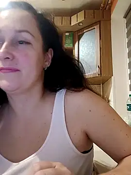 Amandda  online show from October 7, 2025, 6:05 pm