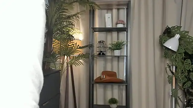 ChinBonnell online show from November 19, 2025, 6:02 am